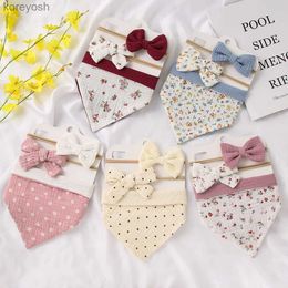 Bibs Burp Cloths 3Pcs/Set Muslin Cotton Baby Bib Bow Headband Adjustable Button Triangle Saliva Towel Print Infant Boy Girl Feeding Burp ClothL231125