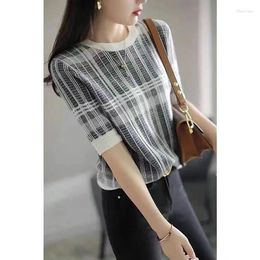Women's Blouses Short Sleeved T-shirt For Thin Design Loose And Slim Plaid Knit Top