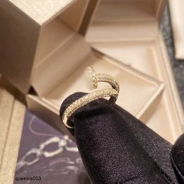 Tiffniylise Band Rings Ceramics Mens Womens Nail Shape Fashion Designer Extravagant Letters Jewellery Women Men Wedding Promise