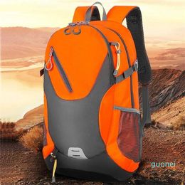 Mochila 40L Large Backpack Capacidade de Mochila Casual e Mulheres Bolsa ao ar livre Montanhista à prova d'água Backpack Sports Backpack