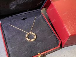 Halo kolye kolye elmas ay kolye şık basit CZ daire kolye trendy altın chocker Kadınlar Klasik tasarımcı takı Bayan için Kolye aşk Kolyeler