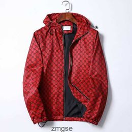 Mens Jacket Designer For Men 2022 Woman Coat Sports Fashion Jackets Womens Sweatshirt Hoodie With Long Sleeve Zipper Windbreaker Man Clothing Tops Asian si O37Q