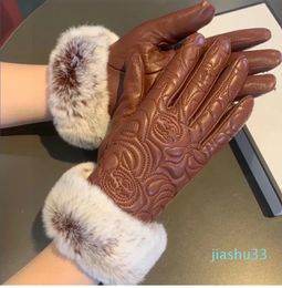 Winter Leather Gloves Designer Fur Cashmere Glove Ladies Warm Men Leather Glove Hardware Womens Mitten