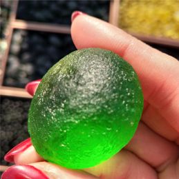 New Products Natural Czech Moldavite green aerolites apotropaic crystal Reiki Healing stone energy take along gemstone meteorolite8213253