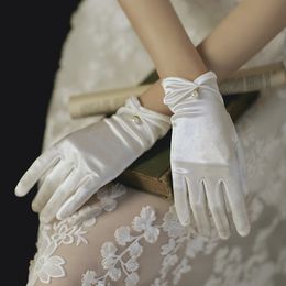 Five Fingers Gloves WG036 Exquisite White Wedding Satin Hollow Lace Edge Crystal Beads Short Finger Wrist Gloves for Bride 230426