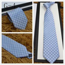 2023 aa Uomini Cravatta Design Mens Cravatte Moda Cravatta Strisce Modello Ricamo Luxurys Designer Affari Cravate Cravatte