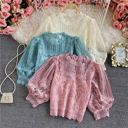 Women's Blouses 2023 Spring Autumn Luxury Designer Vintage Court Style Stitch Collar Top Hook Flower Hollow Short Lace Shirt