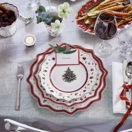 Decorative Objects Figurines Red christmas ceramic tableware White Christmas Patterns Ceramic Plates HandStamped Holiday Design 231124