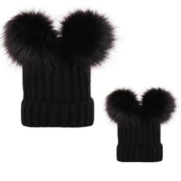 Nuovo doppio pompon naturale cappello da genitore-bambino Inverno caldo pompon di pelliccia palla berretti lavorati a maglia cappello Skullies berretti cofano di cotone 2023