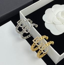 مصمم أزياء الذهب Sier سلسلة متدفقات القرط القرط الهيب هوب أقراط كريستال راينستون حرف الأذن مجوهرات حفلات الزفاف للنساء