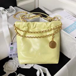 19A de alta qualidade Smão de bolsa de compras pequena bolsa de designer feminino calfsina de couro de 19 cm de sacola acolchoada saco de correia de correia de bolsa preta