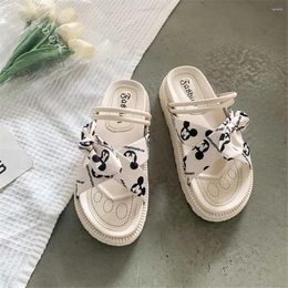 Sandals Summer Platforme Boots Ladies Flip Flop Shoes Flat Women 2023 Sneakers Sports All Brand High-quality Items Runner