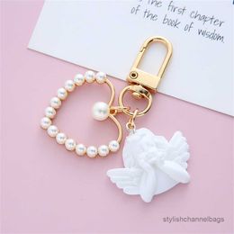 4pcs Keychains Pearl Heart White Resin Angel Girl Letter Keychain For Women Vintage Gold Plated Keyrings Wedding Souvenir Gift Accessories