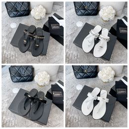 Designer Gummi-Flip-Flops Sommer Soft Sohle Mode vielseitige Schuhe Frauen Rutschen Strand flache Sandalen G Kanal