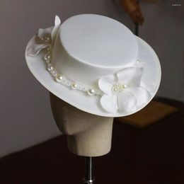 Headpieces M012 British-style Bridal Hat Simple And Elegant Handmade Beaded Flower White Flat Top Adult Pography Studio