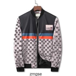 Windbreaker Designer Mens Jacket 20SS Fashion Long Sleeve Men Floral Hoodie Clothing Zippe Up Coat Plus Asian size M-XXXL BY9C