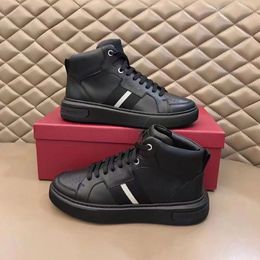 Elegante High Top Myles Sneakers Schuhe Männer Kalb Leder schwarz weiß lässiger Walking Leichtes Gummi-Sohle-Liftstreifen-Bahnsteig Trainer EU38-46