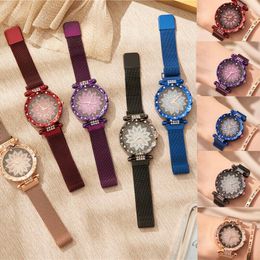 Wristwatches Women Starry Sky Diamond Face Quartz Watch Magnet Buckle Dress Wristwatch