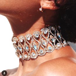 Außenhandelbann Dodoma Occident Art der Tennis Diamant-besetzten Halskette heißer Kristallhalskettenkragen Schlüsselbein Rhinestonehalskette