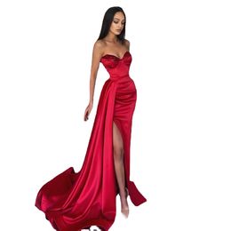 Elegant Red Mermaid Evening Dresses Off Shoulder Side Slit Bodycon Celebrity Prom Dress Dubai Pleated Formal Gown