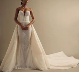 Elegant Mermaid Wedding Dresses Sleeveless V Neck Appliques Sequins 3D Lace Detachable Lace Train Beaded Shiny Floor Length Bridal Gowns Custom Made abiti da sposa