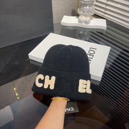 designer beanie knit hats Knitted Woolen Hat Fashion design Brand hat Women and men Knit Thick Winter Warm Letters Casual Bonnet Quality present Factory Store