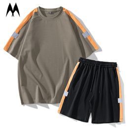 Men's Tracksuits Men Casual Summer Tracksuit Fashion Sports Sets Mens Short Sleeve Reflective Strip Two Pieces Set Men Shorts Sportswear 230427