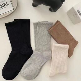 Fashion socks men women top famous designer socks Sports Fashion High Womens Cotton Sock warm high street hip hop causal stockings 4 pcs black white brown Grey