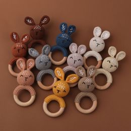 Rattles Mobiles 1pc Wooden Crochet Bunny Rattle Toy BPA Free Wood Ring Baby Teether Rodent Gym Mobile born Educational Toys 230427