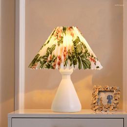 Table Lamps Korean Pleated Lamp Ins DIY Ceramic For Living Room Home Art Deco Cute Desk Beside Nightstand Light