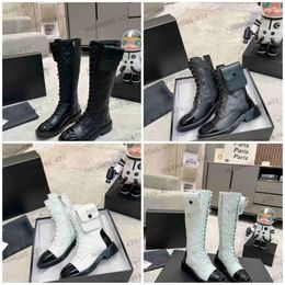 Designer Boots Fashion Brand Martin Boots Classic Versatile Knee High Chelsea Boots High Quality Women's Flat Boots Leather Thick Sole Boots