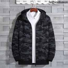 Mens Jackets Sporty Style Clean Oversized Clothes Streetwear Harajuku Camouflage Plus Size Coats LooseFit Zipper Retro Hooded Jacket