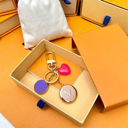 Lanyards Designer Keychain Luxury Bag Charm Heart Shaped Key Chain Fashion Pendants Gold Keyring Car Ornament Keychains