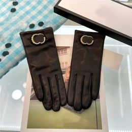 Hot Sale Designer Double Letter Pearl Gloves for Men Women Fashion Cashmere Lining Mittens Winter Thick Warm Glove Touch Screen with Box G2310253Z-6