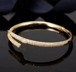 Luxury designer bracelet bracelet 18k gold nail bracelet is all titanium alloy gold plating process never fades and is not allergic to love Jewellery gifts