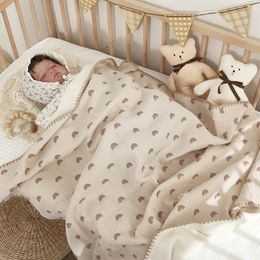 Blankets Swaddling Baby for Beds 4 Layer Cotton Swaddle Muslin Blanket Bedding Linen Babies Accessories born Bath Towel Mother Kids 230426