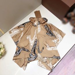 23ss kids jacket coats Kids designer clothes girls Teddy Bear Hooded Zipper Short sleeve Cape Coat Big Kids High quality Baby Clothes