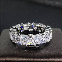 Wedding Rings Huitan Luxury Band Promise for Women Unique Triangle Cubic Zirconia Design Top Quality Trendy Jewellery Dropship 231124