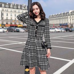 Casual Dresses 2023 Autumn And Winter Korean Style Slim Fit V-neck Bottoming Dress Houndstooth Knitted Midi