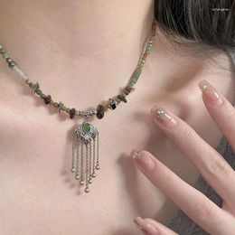 Pendant Necklaces Gratified Lock Fringed Beaded Necklace Simple Chinese Lucky National Style Stone Clavicle Chains Jewelry Women