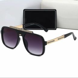 Gli occhiali da sole Casual Luxury 4392 si adattano a uomini e donne con occhiali da sole eleganti e sofisticati