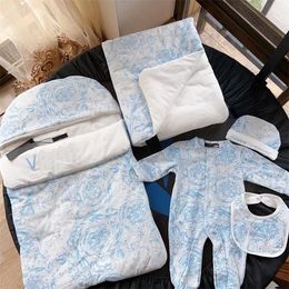 Designer-Baby-Einteiler, Lätzchen-Spuck-Kleidungsset, Baby-Strumpfhosen, Luxus-Overall, Baumwoll-Overall, Jungen- und Mädchen-Overall, Babydecke, 5-teilig, G2