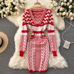 Casual Dresses European Autumn And Winter Design Sense Geometric Colour Matching Slim Sexy Bag Hip Knitted Women Fashion Streetwear