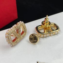 örhängen designer för kvinnor stud lyxguld hjärta form pärla kristall guld dubbel v brev 925s silver smycken klassiker 77