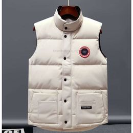 Men's Down Parkas Designer Vest Pocket Jackets Zipper Badges Men Downs Casual Coat hoodie Goose Tops Outwear Multiple Colour