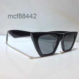Cat-Eye-Sonnenbrille für Damen, 41468-Stil, Anti-Ultraviolett-Schild, Linsenplatte, Acetat, Vollrahmen, stilvolles Design, bequemes Modeaccessoire, zufällige Box H98