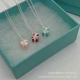 Designer's Brand High Edition Enamel Christmas Gift Box s925 Sterling Silver Necklace Fashion Simple Collar Chain