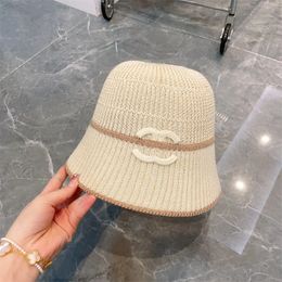 Womens Bucket Hat Designer Baseball Cap For Men Womens Bucket Caps Casual Outdoor Travel Caps Straw Hat Beach Luxury Casquette SunHat White