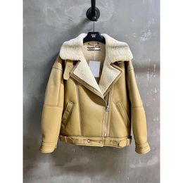 24ss Winter New Designer Fashion Jacket Luxury Integrated Fur Heavy Industry Thickened Warm and Noble Fashion Motorcycle Handsome Coat