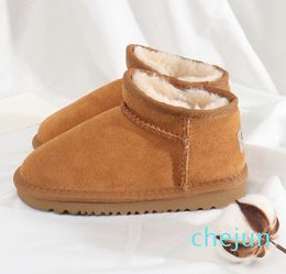 Classic Winter Designer Kids Boots Fashion Short Ankle Snow Shoes Chestnut Real Leather Warm Fur Boot